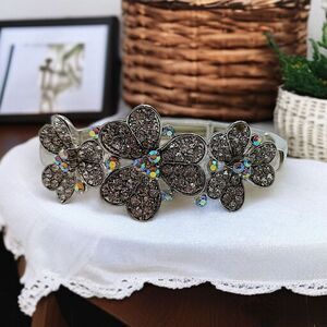 Flower Rhinestone Bracelet Stretch Aurora Borealis Silver Tone Fairy Whimsigoth